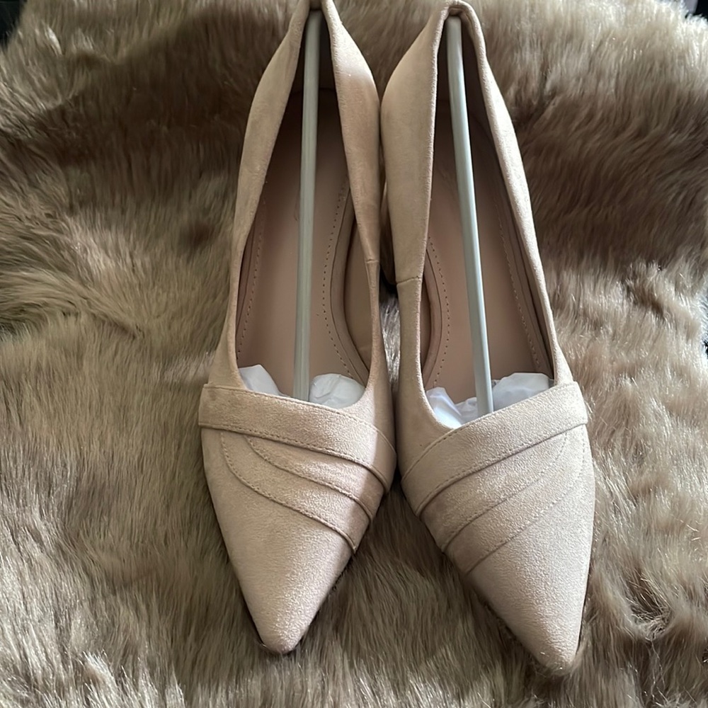 Ermonn Womens Closed Pointed Toe Dress Pump Shoes (New In Box)